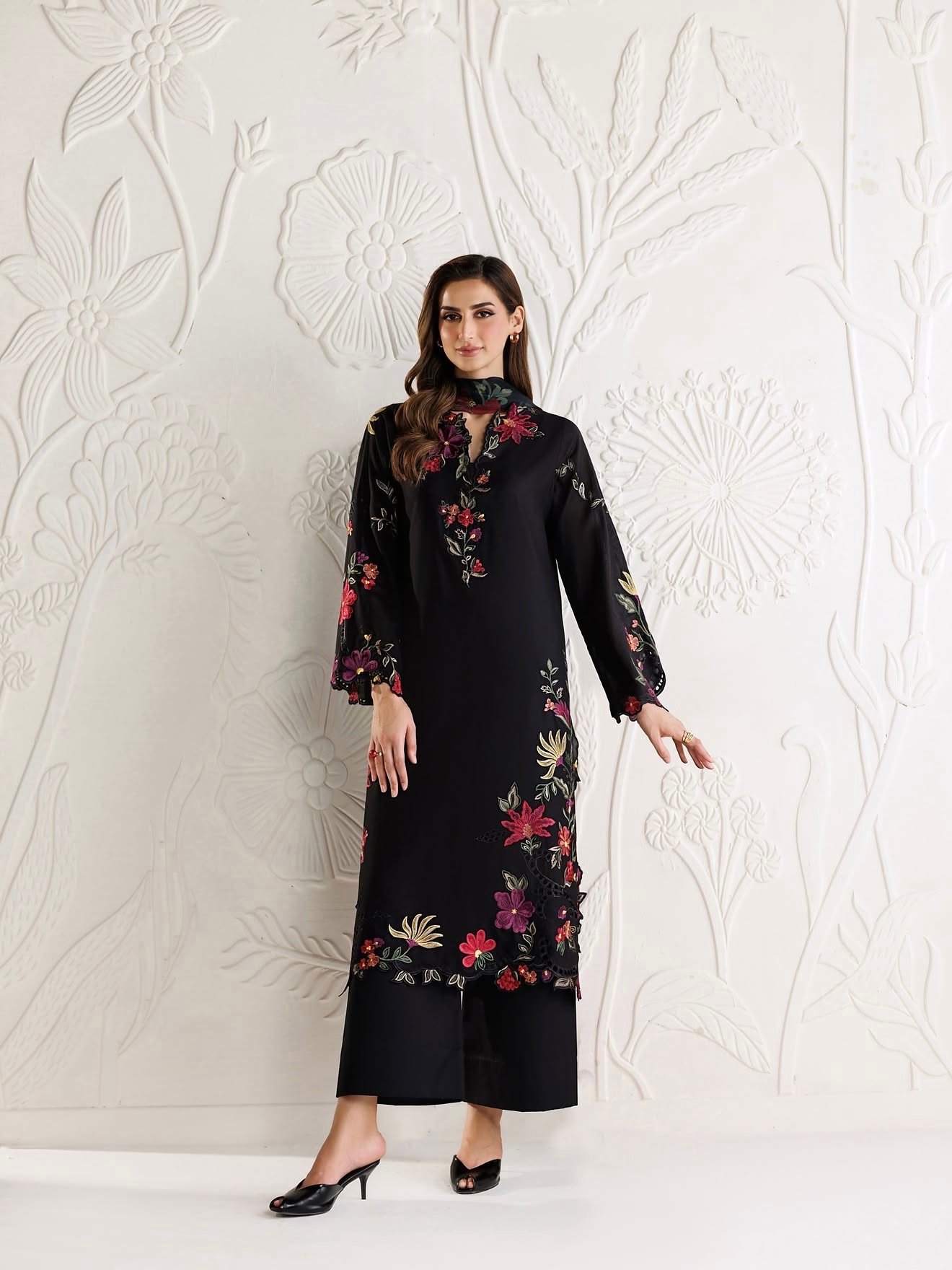 IZNIK – 3 PIECE UNSTITCHED EMBROIDERED DRESS